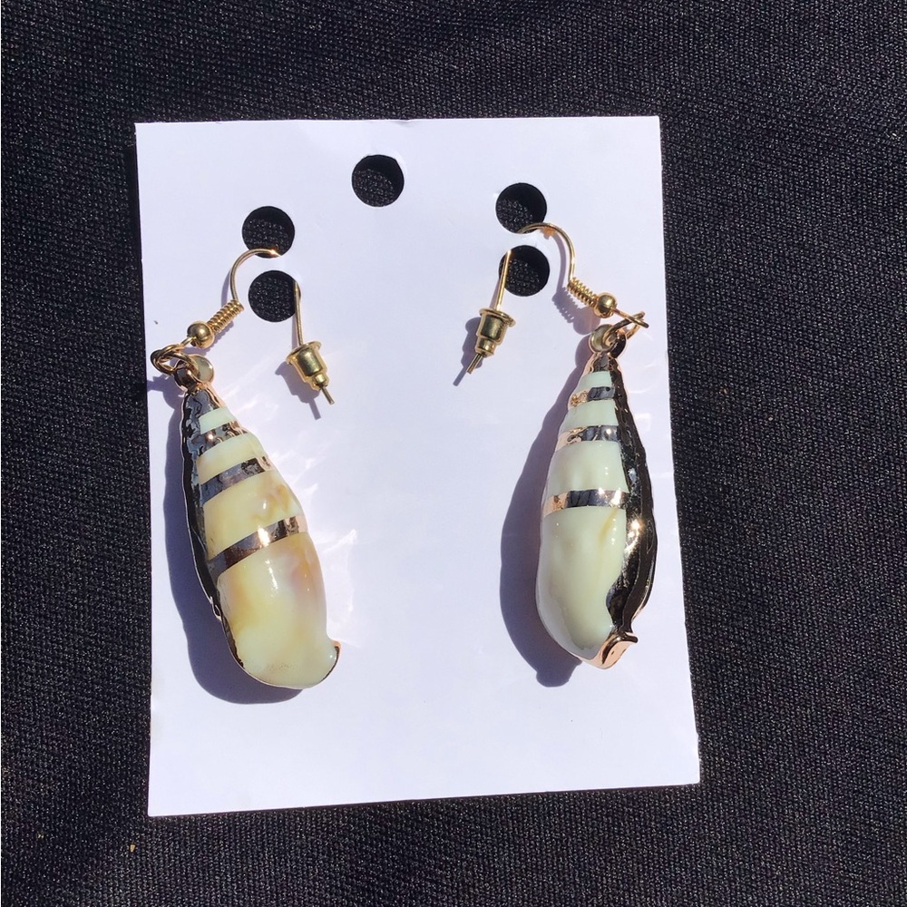 Elegant Gold and Cream Shell Earrings